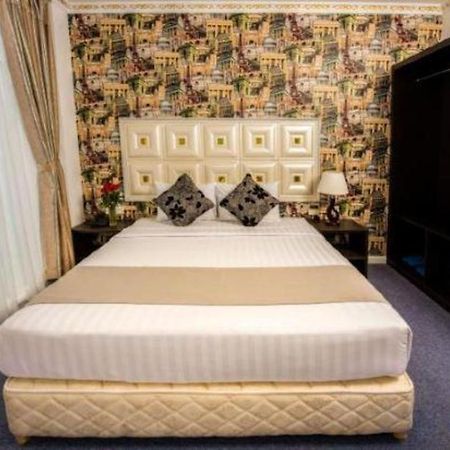 Golden Crown Hotel Saigon Хошимін Екстер'єр фото