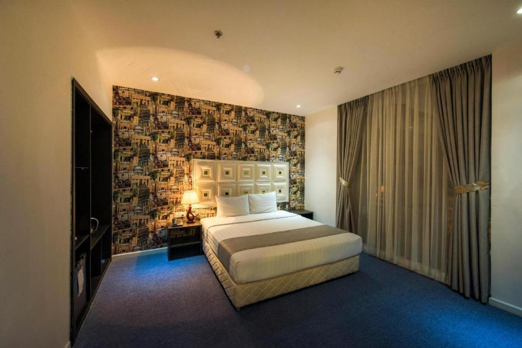 Golden Crown Hotel Saigon Хошимін Екстер'єр фото