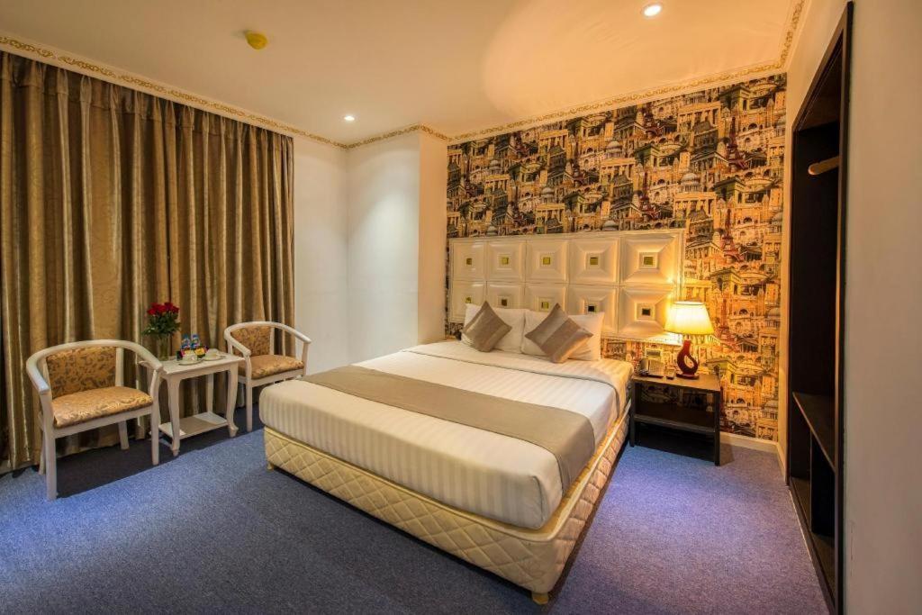Golden Crown Hotel Saigon Хошимін Екстер'єр фото