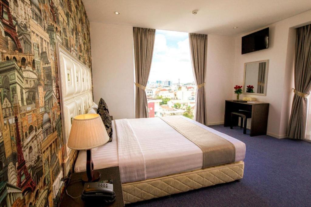 Golden Crown Hotel Saigon Хошимін Екстер'єр фото