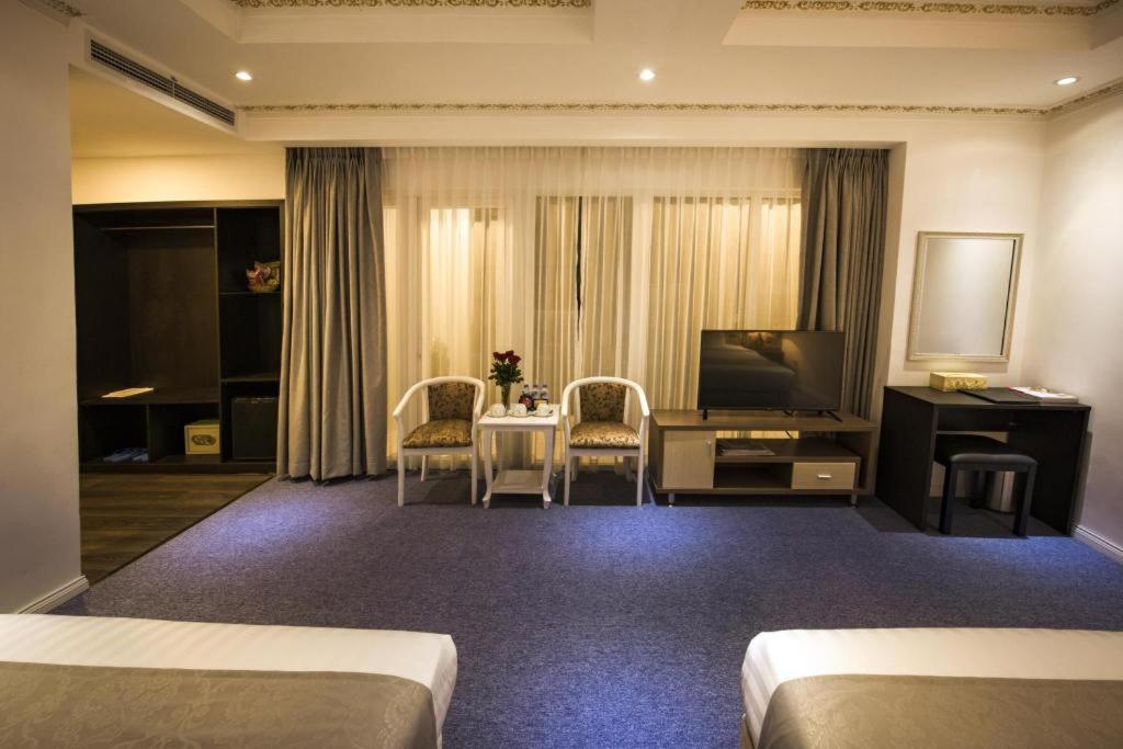 Golden Crown Hotel Saigon Хошимін Екстер'єр фото