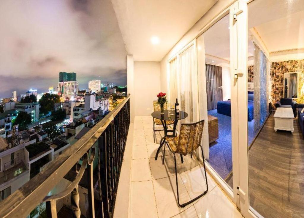 Golden Crown Hotel Saigon Хошимін Екстер'єр фото